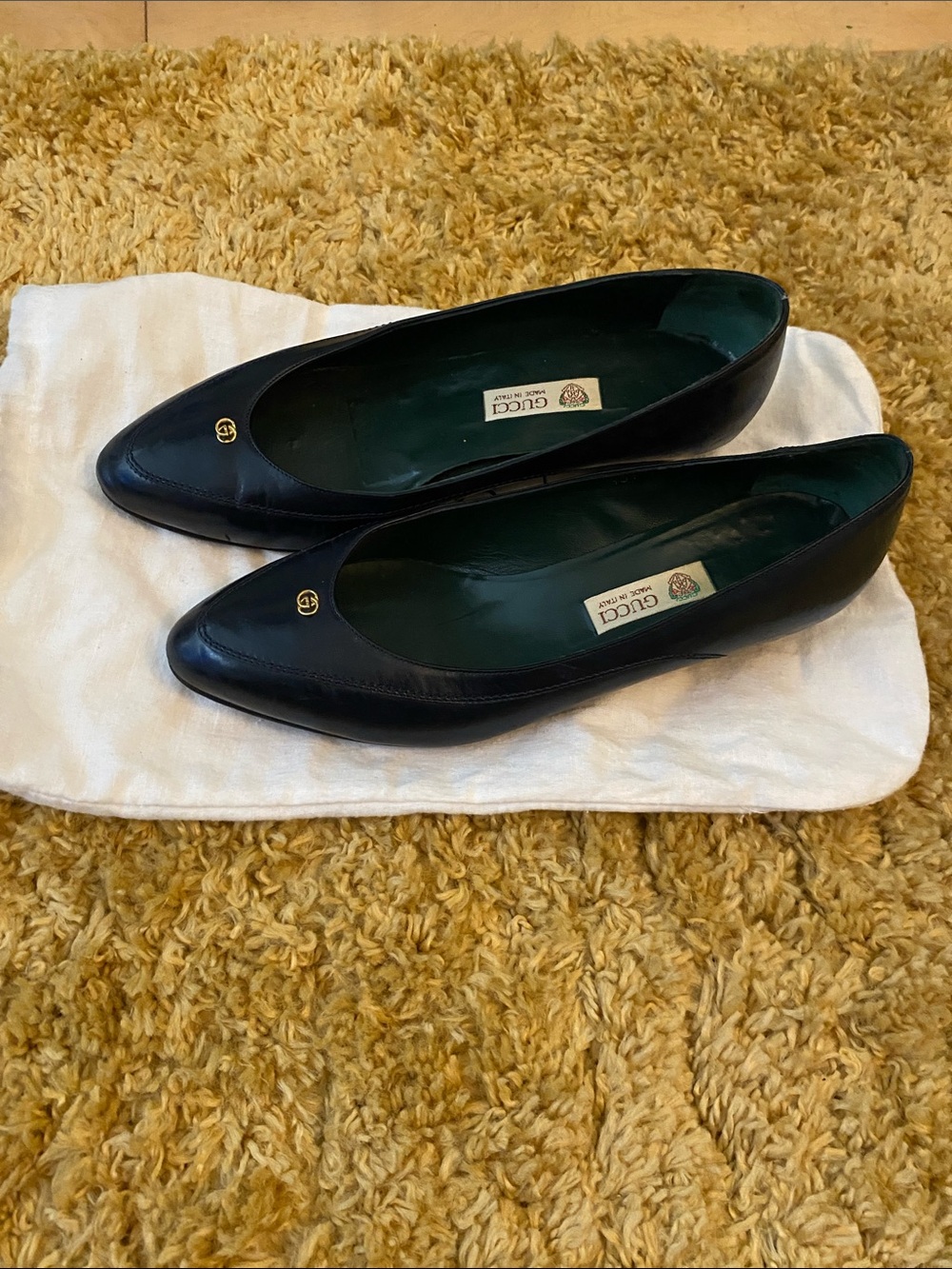 Gucci Navy Leather Pointed-Toe Flats with Gold GG - Picture 4 of 5